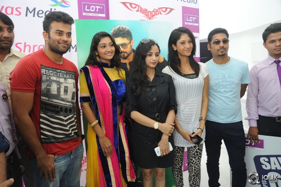 Sikindar-Movie-Promotion-at-Lot-Mobiles-Store-Madhapur